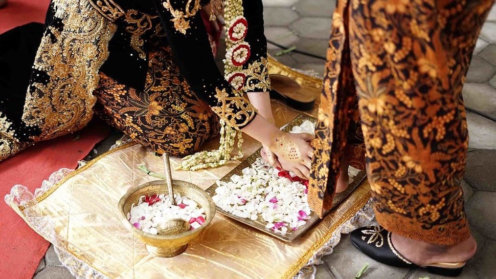 Rangkaian Prosesi Pernikahan Adat Jawa: Tarub hingga Sungkeman