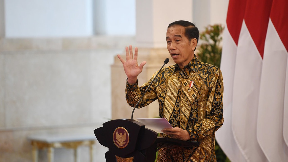 Soal Isu Reshuffle Kabinet, Jokowi Jawab Besok Sambil Tersenyum