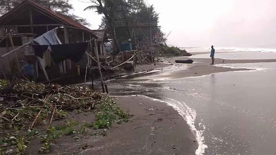 Waspada Banjir Rob di Pesisir Selatan Jateng-DIY 22-27 Desember