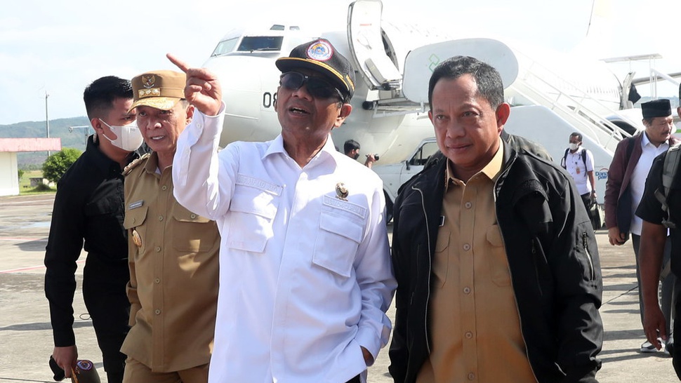 Jokowi Tunjuk Mendagri Tito Karnavian Jadi Plt Menko Polhukam