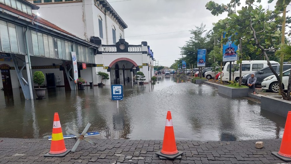 Imbas Banjir Semarang, Lima Perjalanan KA Memutar via Selatan