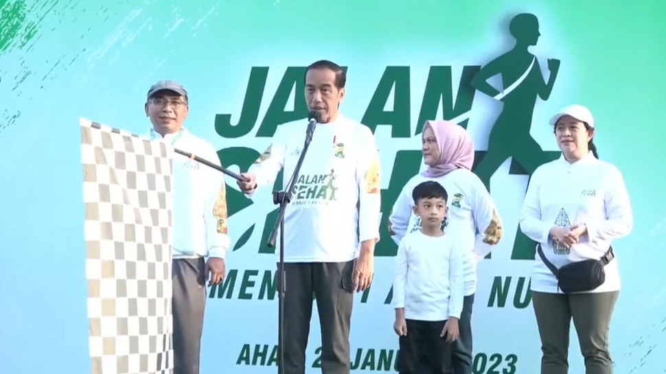 Jokowi Jalan Sehat 1 Abad NU Bersama Puan, Ganjar & Para Menteri