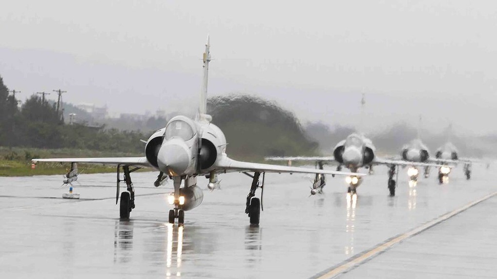 Taiwan Kerahkan Jet Tempur Respons 34 Pesawat Militer China