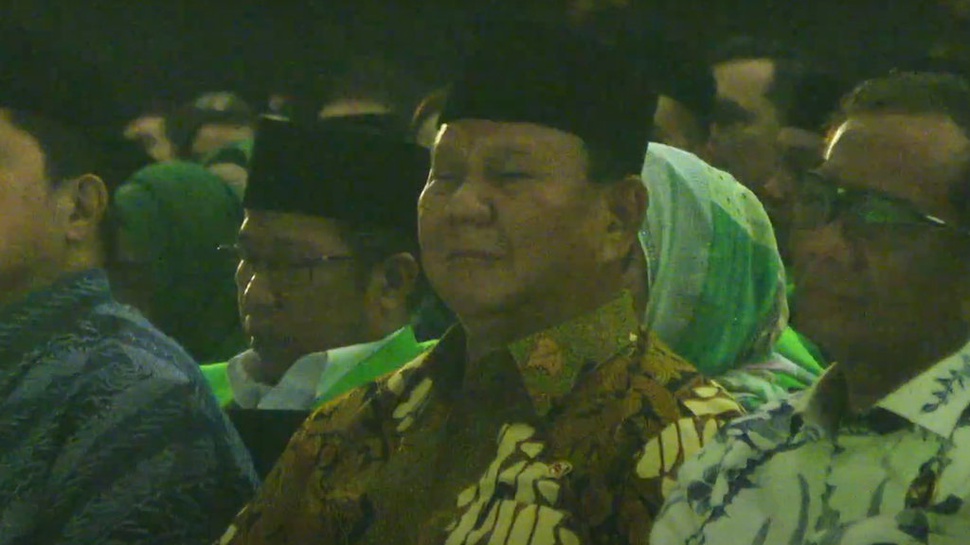 Prabowo & Sandiaga Kompak Dampingi Jokowi di Harlah ke-50 PPP