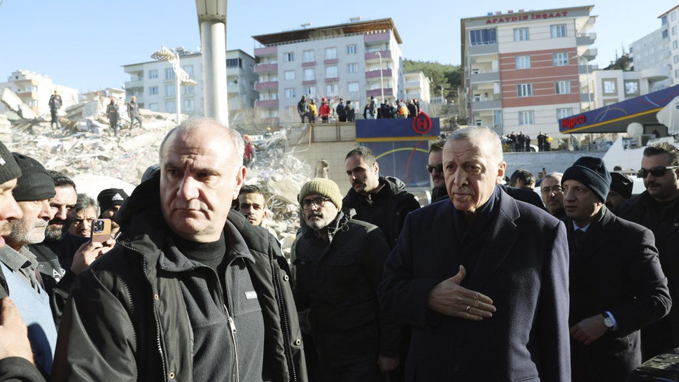Karut-marut Respons Gempa Turki & Sentralisasi Kekuasaan Erdogan