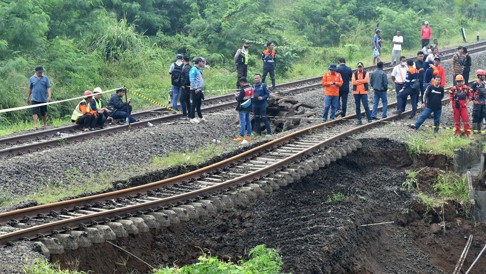 Jalur KA di Bogor Tergerus Longsor, Perbaikan Butuh 3 Bulan