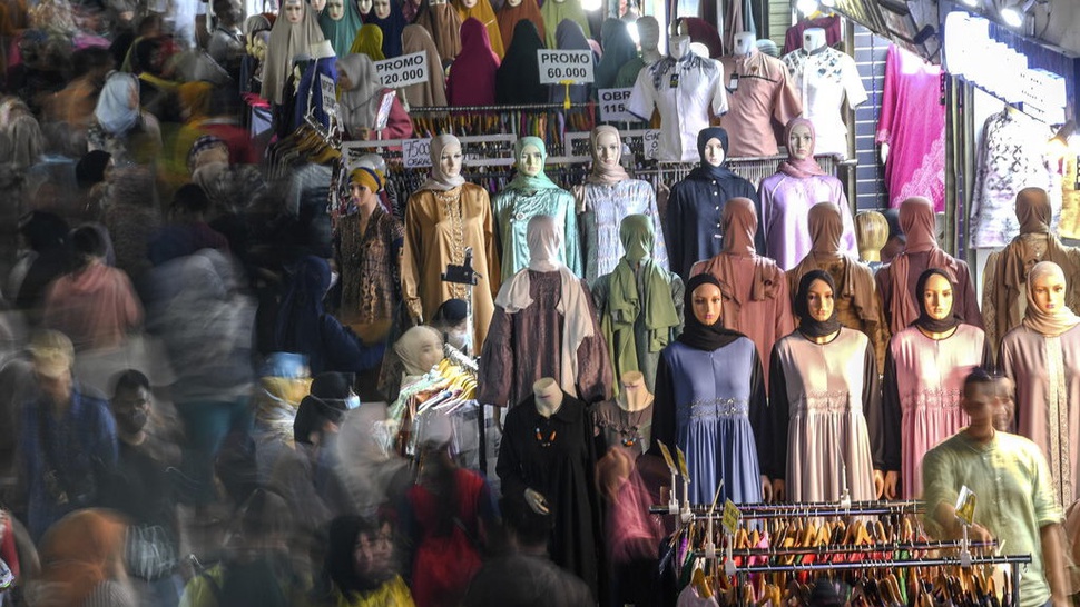 Baju Gamis Laris Manis di Pasar Tanah Abang Jelang Ramadan