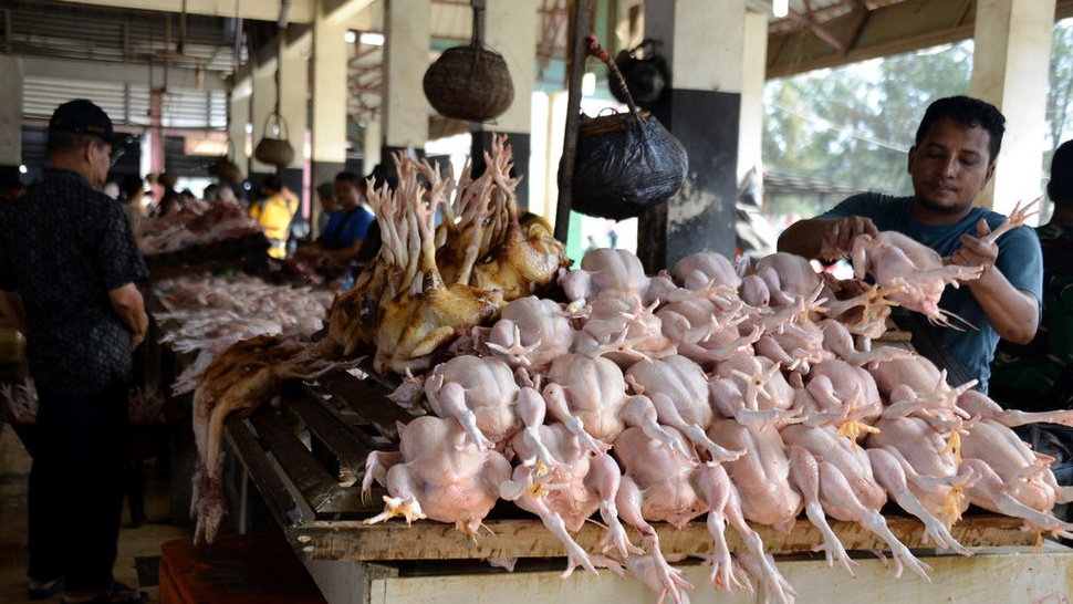Pedagang Sate Naikkan Harga Imbas Daging Ayam Rp39.050 per Kg