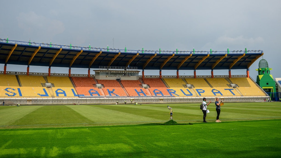 Jokowi: Renovasi Stadion Jalak Harupat Selesai, Nanti Dicek FIFA