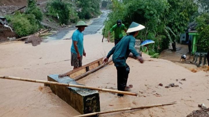 Banjir Wadas Diduga Akibat Pembukaan Jalan ke Tambang Andesit