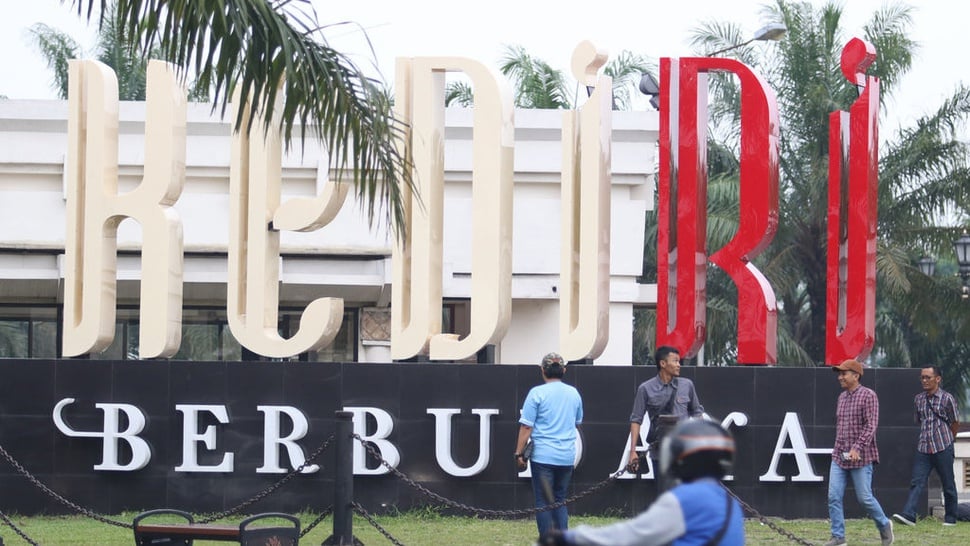 Ratusan Warga Desa Krecek Kediri Keracunan Jajanan di Pengajian