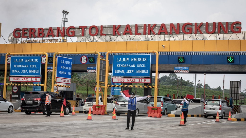 Kendaraan Melintasi Gerbang Kalikangkung Capai 2.900 per Jam