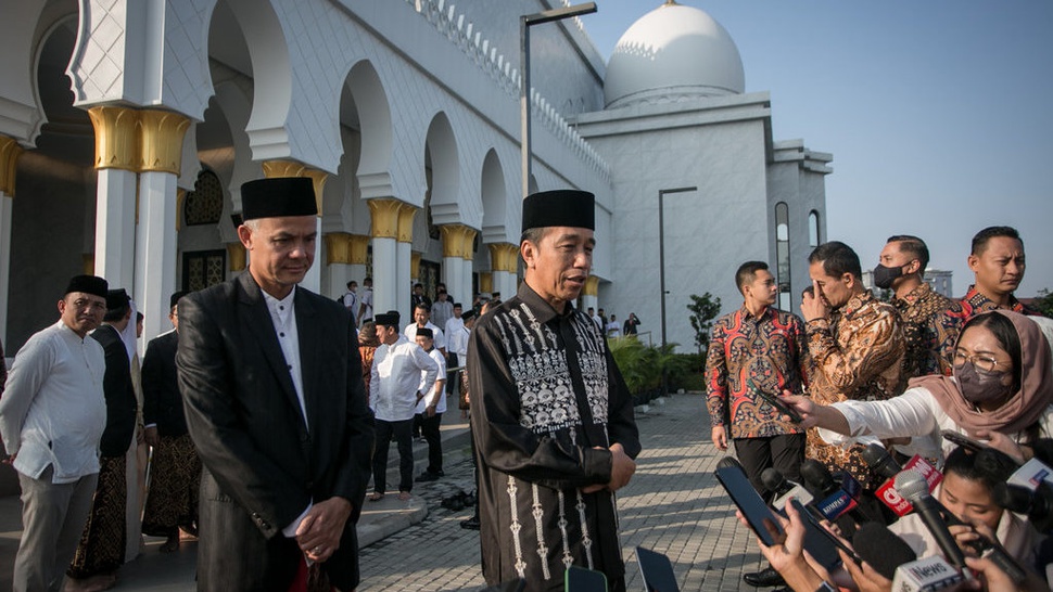 Presiden Jokowi dan Ganjar Salat Id di Masjid Sheikh Zayed Solo