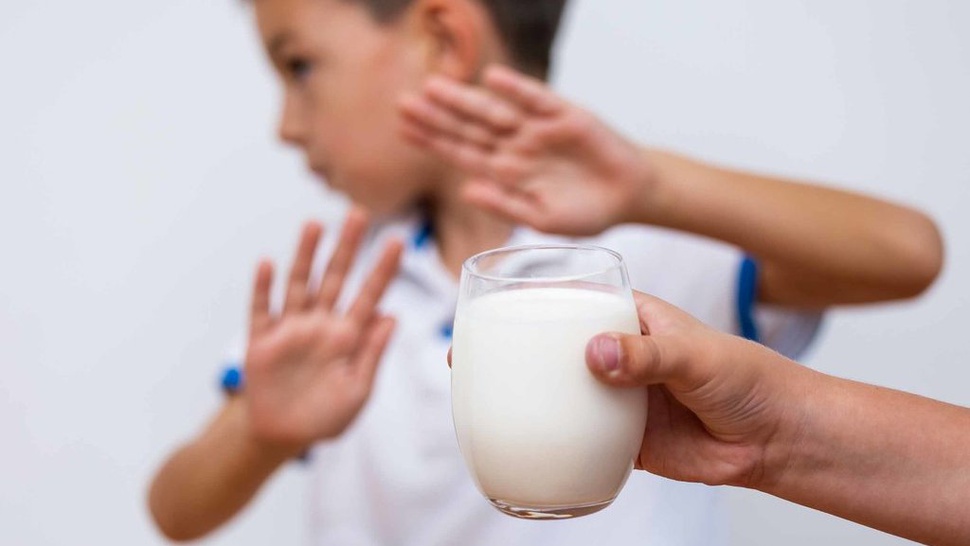 Kenali 12 Ciri Anak Alergi Susu Sapi dan Cara Mengatasinya
