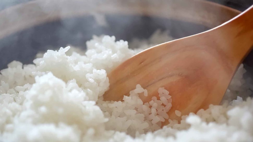 Tips & Cara Memasak Nasi dalam Skala Besar Agar Matang Sempurna