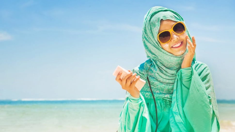 5 Gaya OOTD Hijab ke Pantai yang Simpel dan Elegan