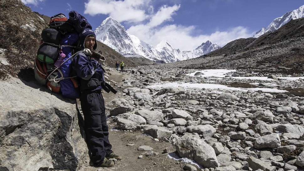 Apa Itu Sherpa Everest yang Viral Selamatkan Pendaki Malaysia?