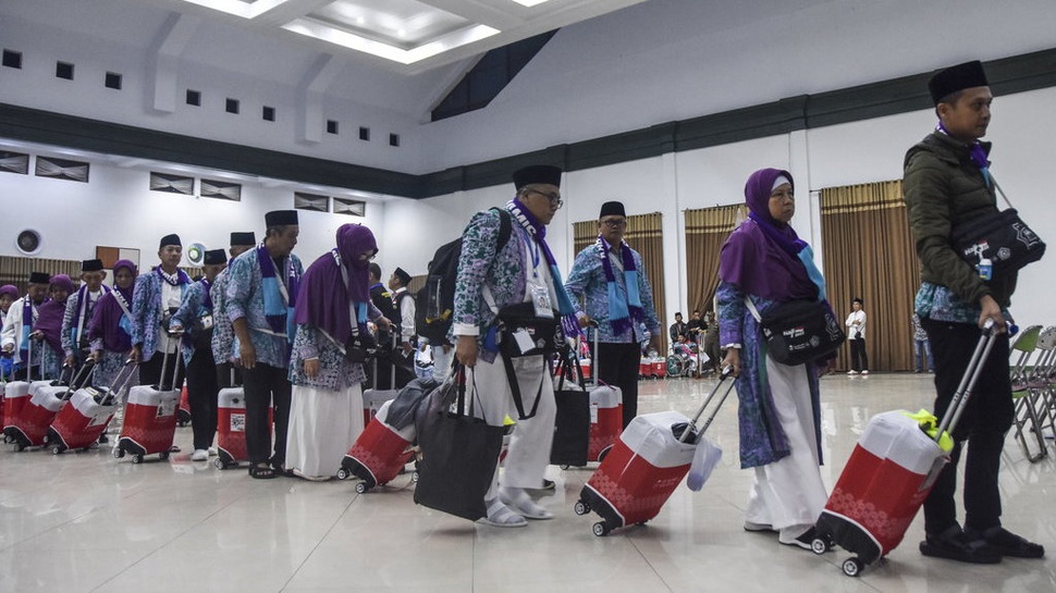 Jemaah Haji Sakit Diberi Kartu Kesehatan saat Tiba di Indonesia