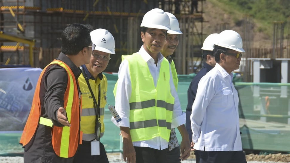 Jokowi Optimistis Smelter PT AMNT Rampung Pertengahan 2024