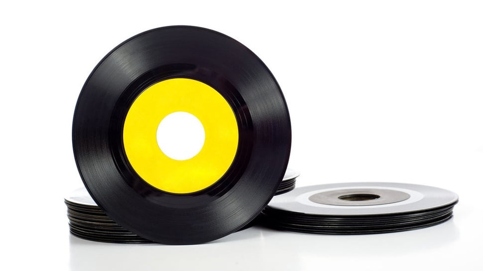 Sejarah Vinyl Record dan 6 Cara Merawatnya Agar Awet