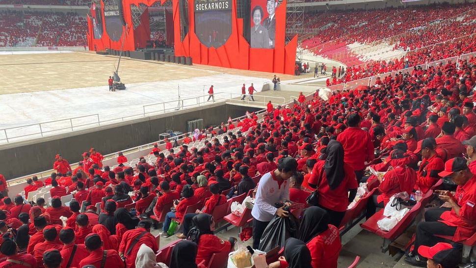 Ratusan Ribu Kader PDIP Hadiri Perayaan Bulan Bung Karno di GBK