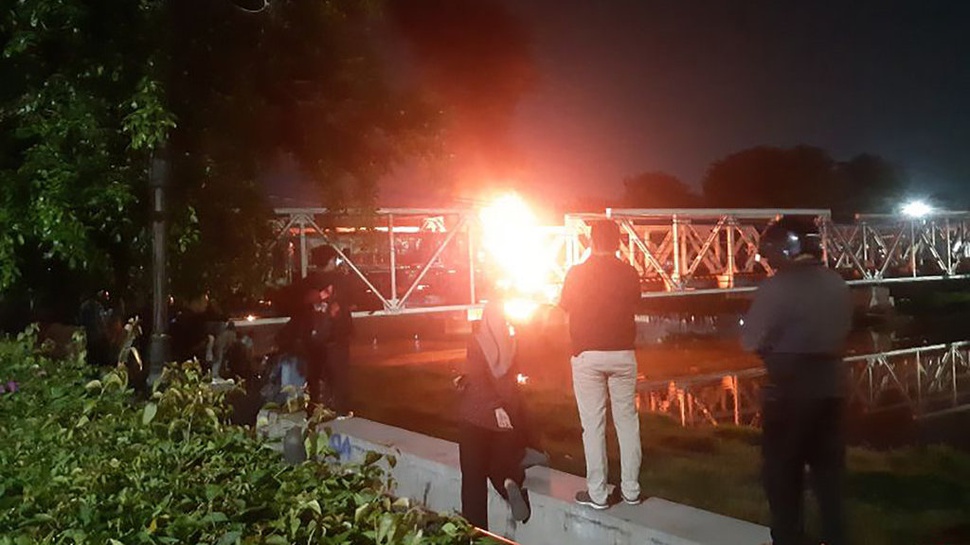 KA Brantas Tabrak Truk Kontainer di Semarang, Sempat Ada Ledakan