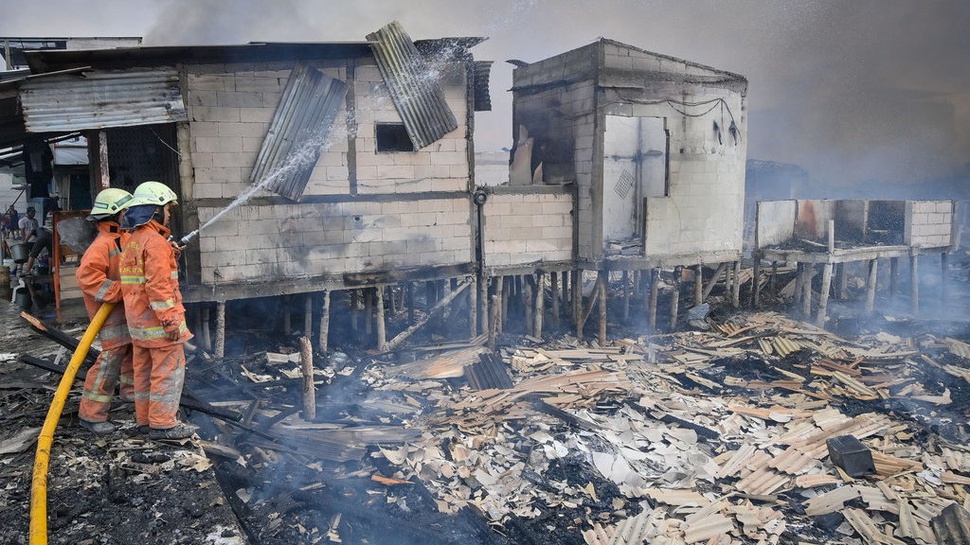 Kebakaran di Kapuk Muara: 17 Korban Luka & 1.199 Warga Mengungsi