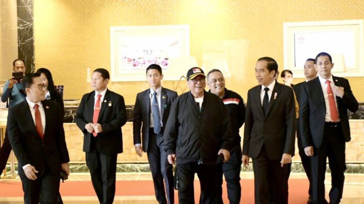 OSO Bertemu Jokowi di Medan: Kadang Guyon, Sesekali Serius