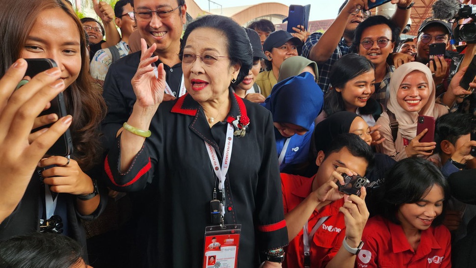 Megawati Curhat Sering Dikritik saat Sebut Jokowi Petugas Partai