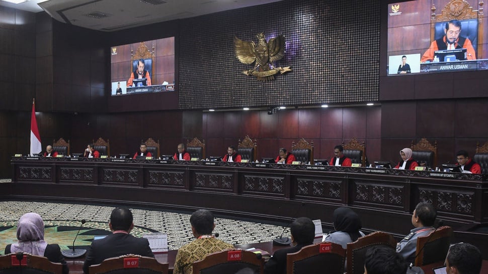 Menguji Logika MK soal Putusan Uji Formil Perppu Cipta Kerja