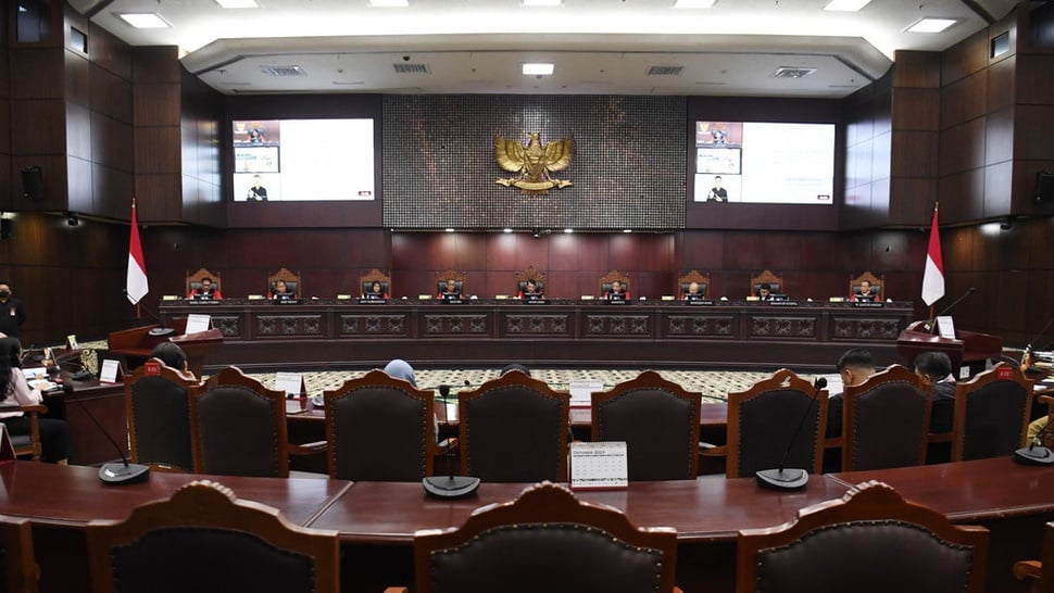 12 Pelapor Dugaan Pelanggaran Kode Etik Anwar Usman Cs ke MKMK