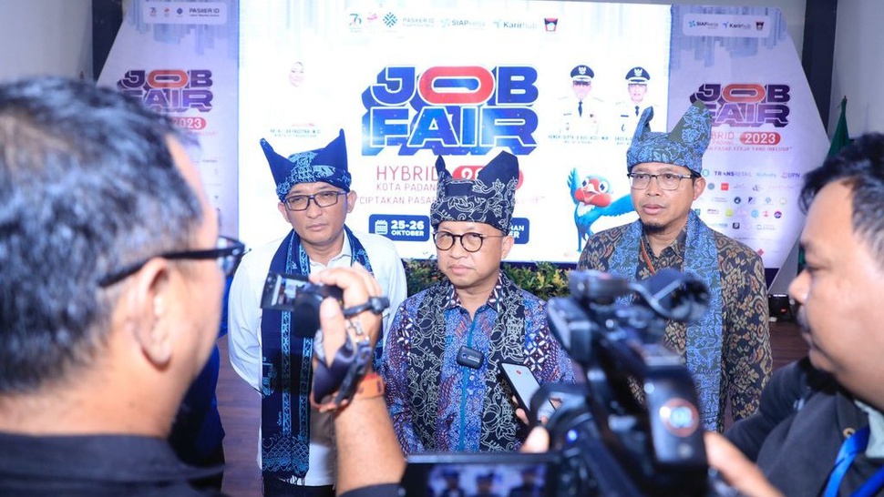 Sekjen Kemnaker Buka Job Fair Hybrid Kota Padang 2023