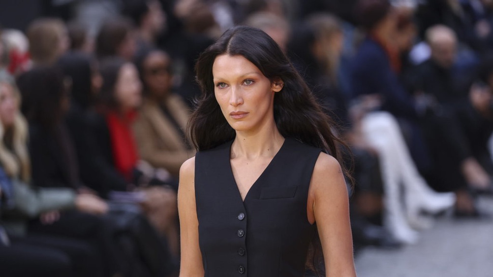 Profil Bella Hadid, Apakah Dipecat Dior & Diganti Model Israel?