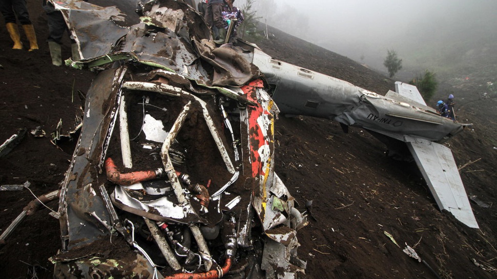 2023/11/17/kecelakaan-pesawat-super-tucano-17112023-um-6-antarafoto.jpg