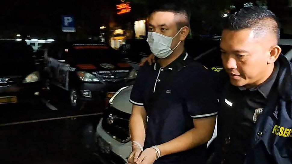 Polisi Tangkap Christopher Tersangka Penipu Jessica Iskandar