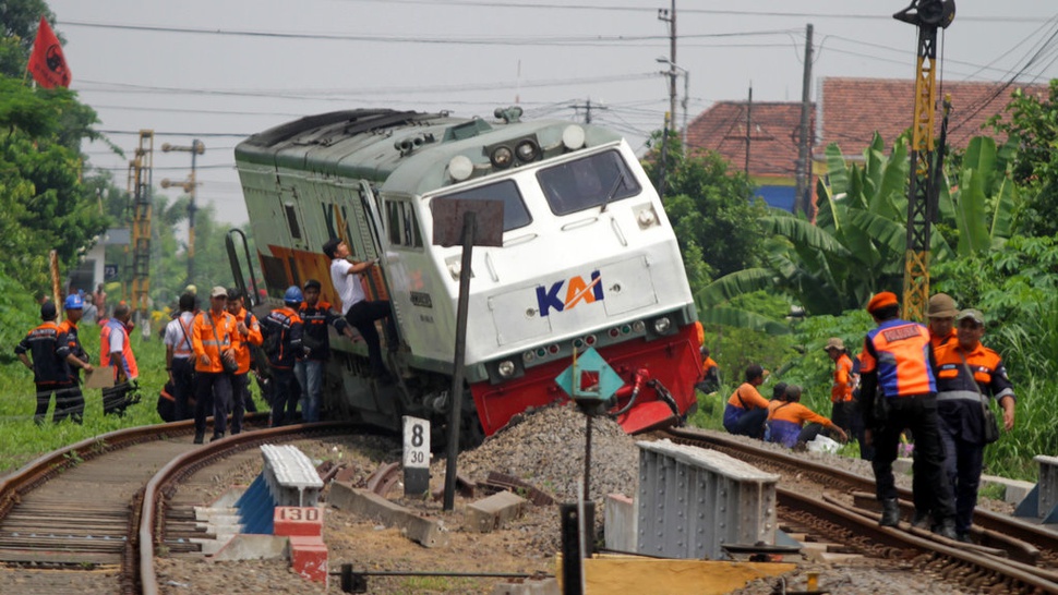 Evakuasi KA Pandalungan Rampung, Jalur Kereta Bisa Dilewati