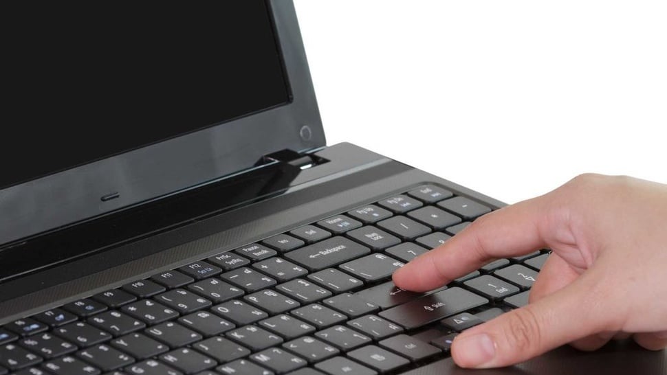 6 Cara Mengatasi Layar Laptop Blank Hitam Tapi Masih Hidup