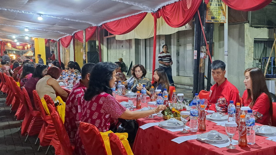 Jamuan Keberagaman dalam Tradisi Imlek di Pecinan Semarang