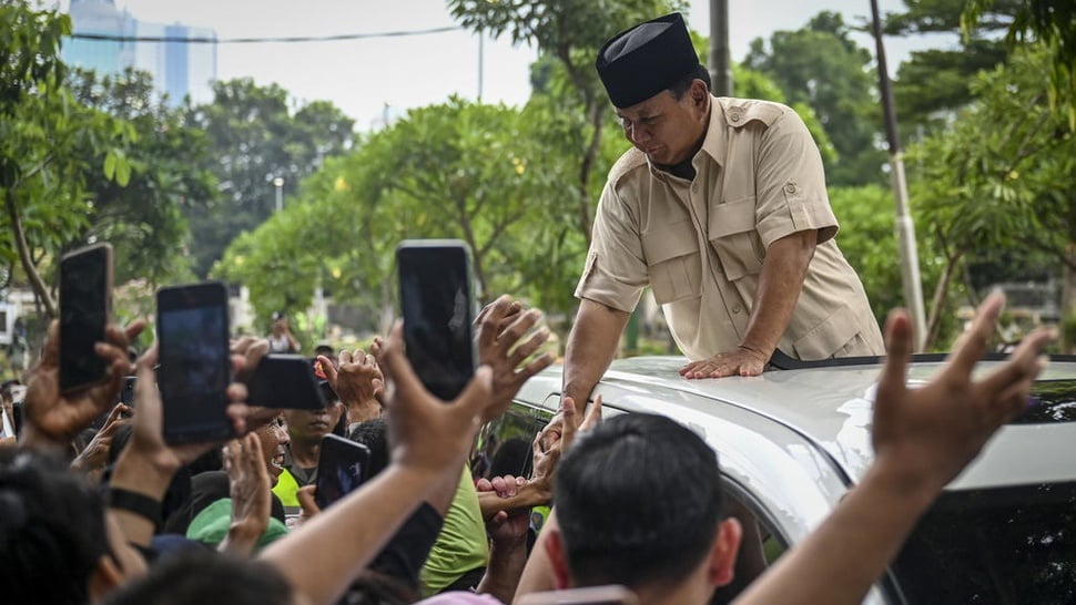 Demokrasi Belum Terlalu Lama Bergulir, Tapi Prabowo Sudah Lelah