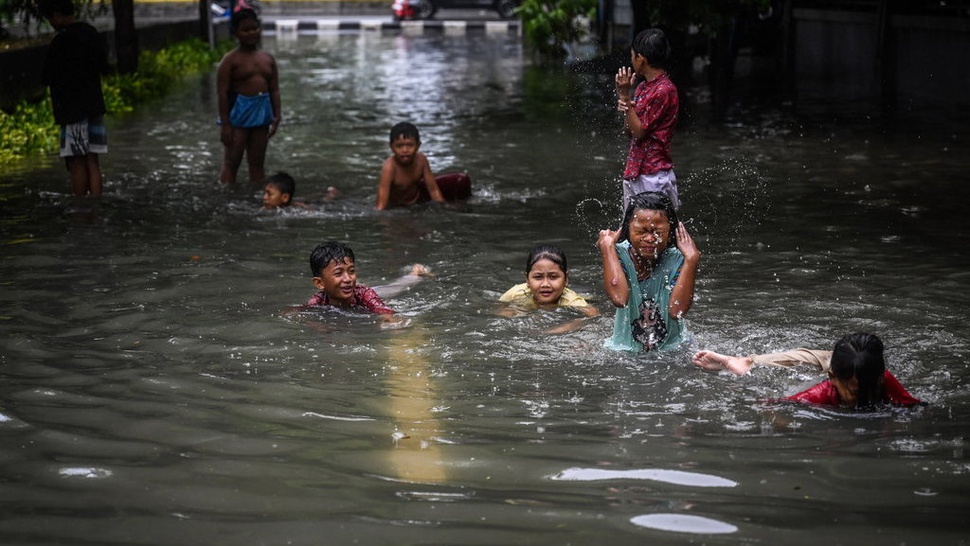 Heru: Banjir di Sejumlah Wilayah Jakarta Cepat Surut & Aman