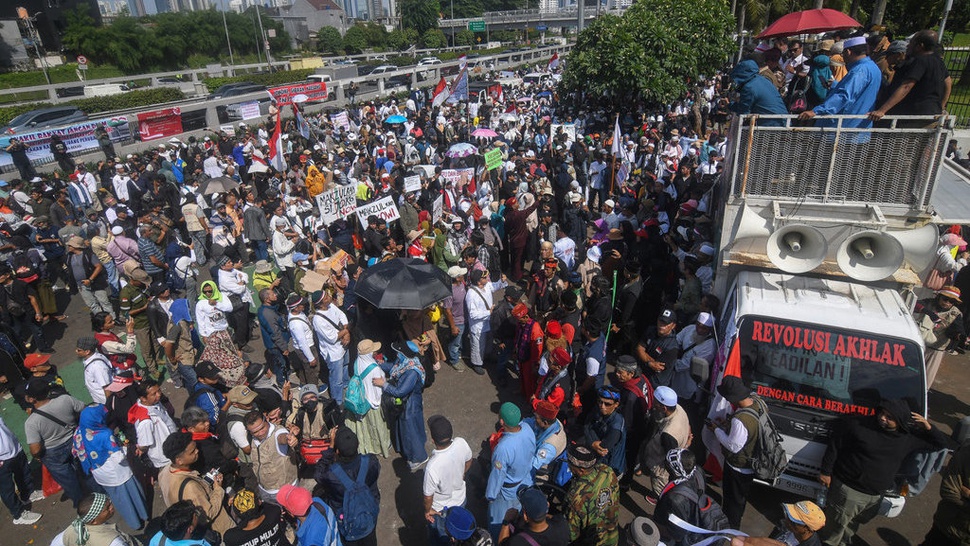 Dua Kelompok Massa Demo Soal Hak Angket, Exit Tol Gatsu Ditutup