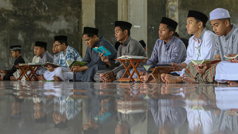 10 Amalan Sunnah di Bulan Ramadhan Beserta Dalilnya