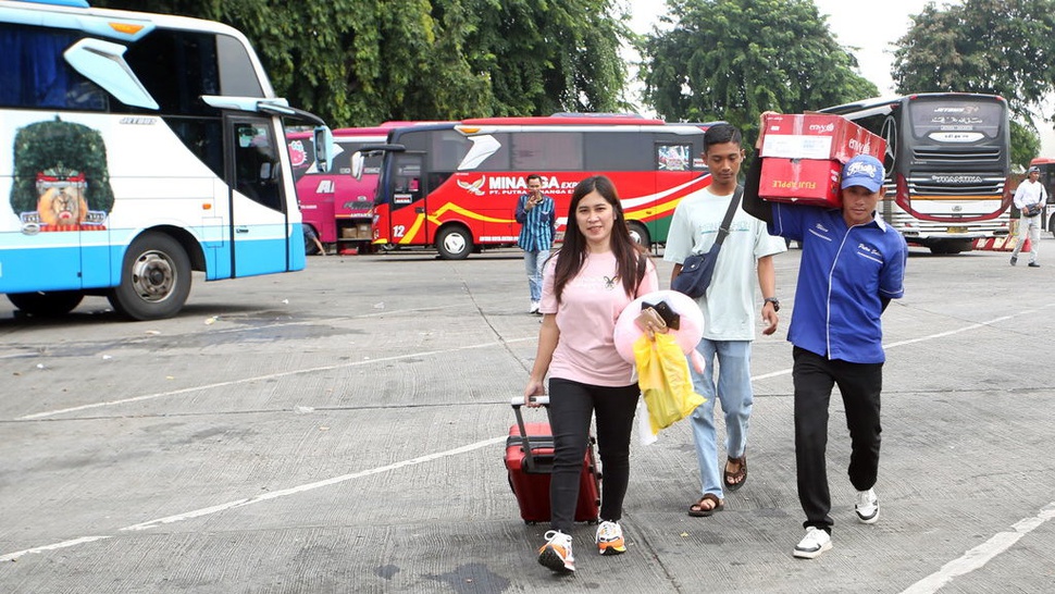 Dishub DKI Siapkan 150 Bus Cadangan Cegah Penumpukan Penumpang
