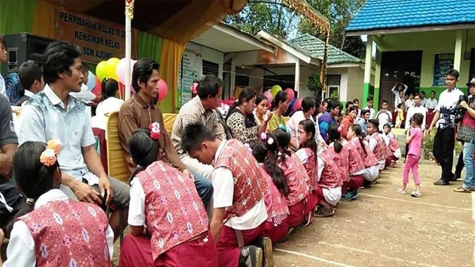 Contoh Teks Pidato Perpisahan Sekolah Bahasa Jawa Singkat