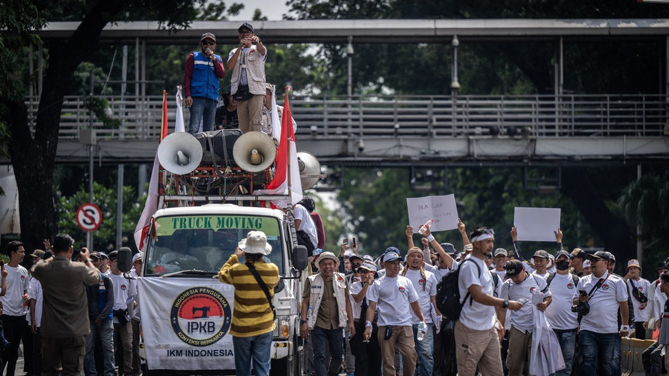 Demo Buruh Hari Ini di Mana Saja dan Apa Tuntutannya?