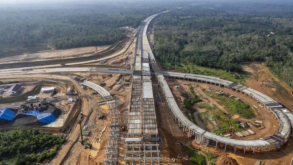 Jokowi Resmikan 2 Ruas Tol Trans Sumatra, Serap APBN Rp11,9 T