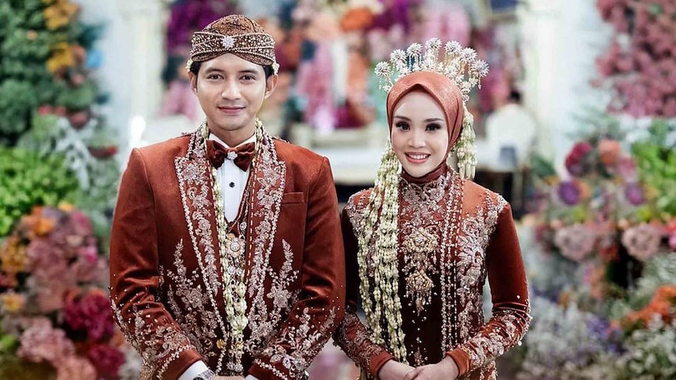 Biodata Dea Sahirah Istri Chand Kelvin dan Silsilah Keluarganya