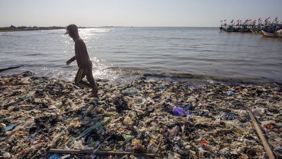 Tak Menjaga Laut, Manusia Akhirnya Memakan Plastik
