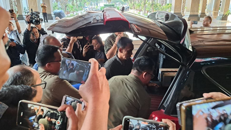 KPK Sita Dokumen dan Ponsel Saat Menggeledah Balai Kota Semarang