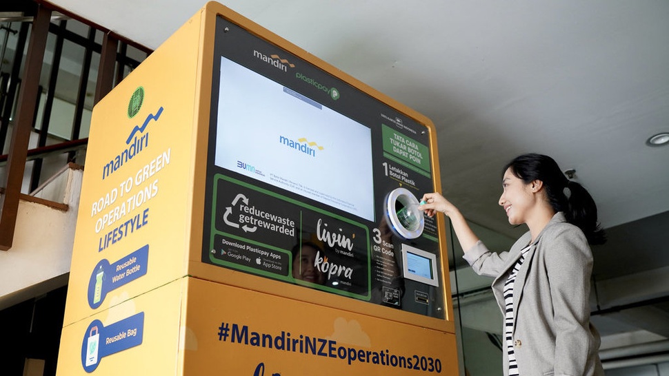 Cegah Pencemaran, Bank Mandiri Sediakan Reverse Vending Machine